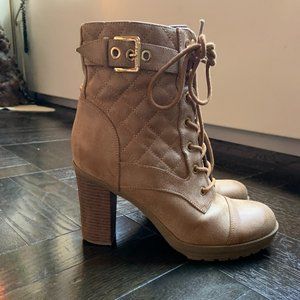 Beige Boots with Zipper
